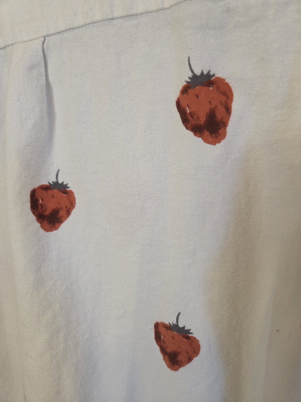 White Strawberry Print Button Down Collared Shirt With Front Pocket Charm - Picture 6 of 9